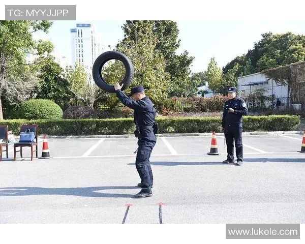 南京滑板队中路突破战术解析与实战应用探讨